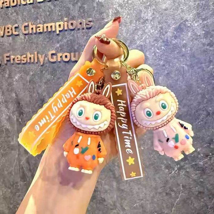 Ключодържател Labubu Donut– колекционерски модел в четири цвята