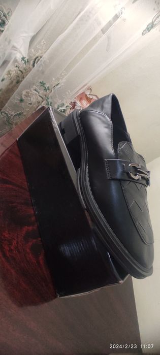 Янги туфли бор 2 та нархини келишамиз