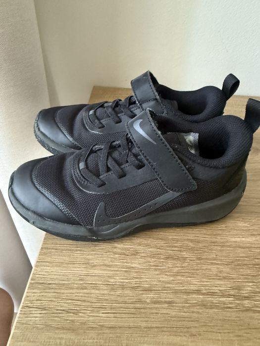 Нови и запазени маратонки Nike и боти Zara,размер 29.5, 28.5