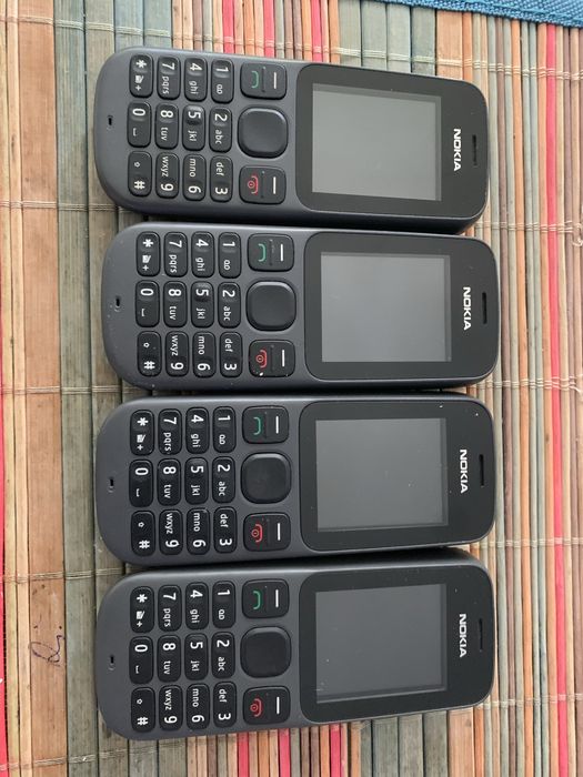 Nokia 100 aproape noi.