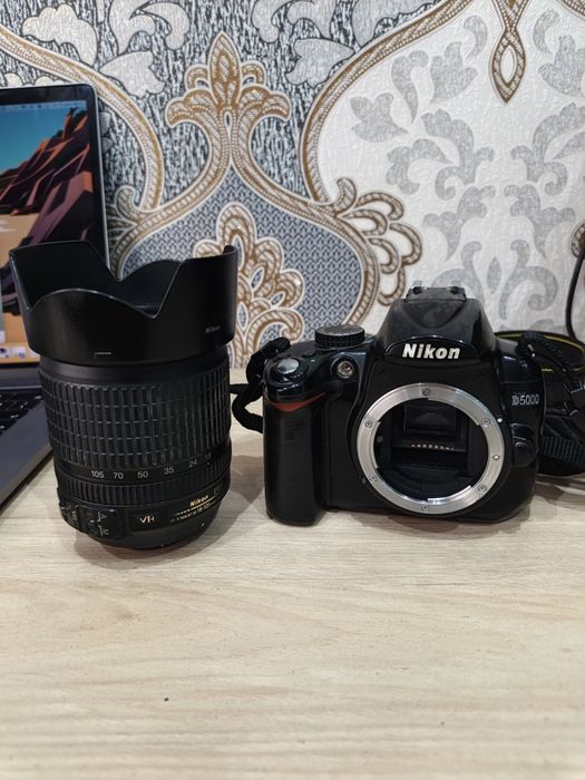 Nikon D5000 Full
