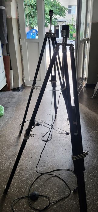 Lampa trepied la bucată