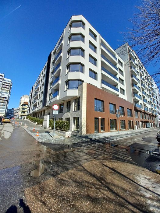 Тристаен апартамент, Център