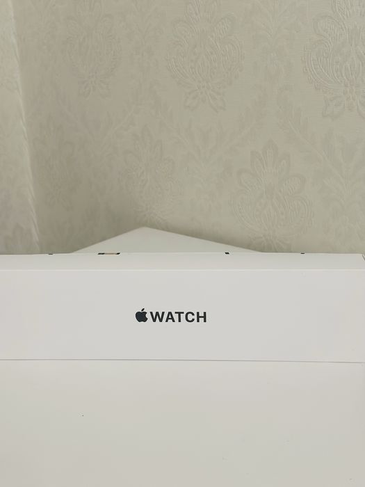 Часы Apple Watch SE 44mm (1st generation)