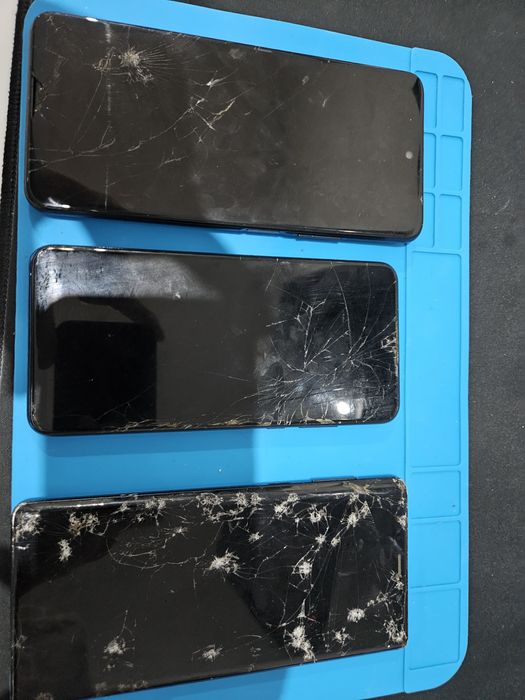 Vând telefoane pentru piese