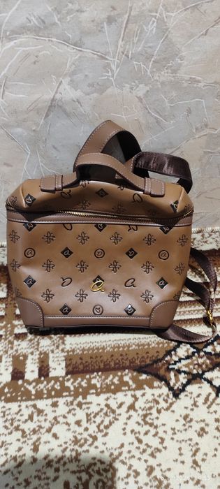 Нова дамска раница