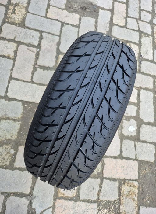 O bucată 215/195 55/45 R16 vară - una Pirelli Falken Hankook