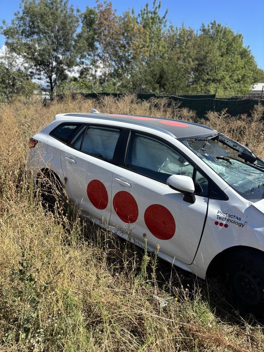 Toyota Corolla 1.8 hybrid на части!