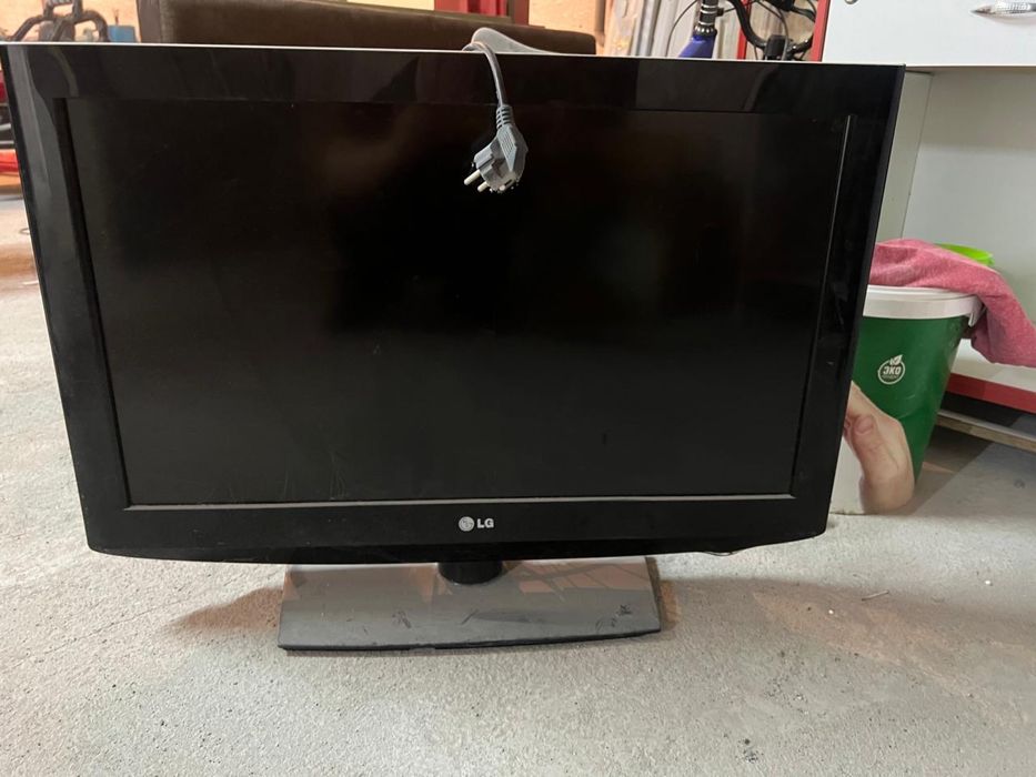 Телевизор черный