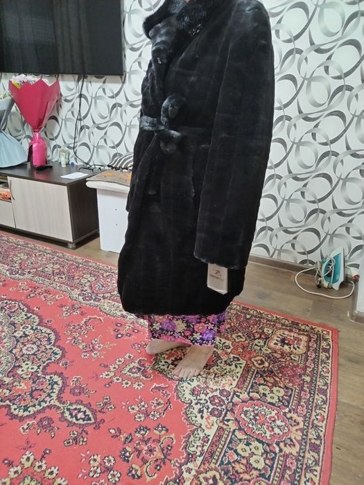 Продам женскую эко шубу...