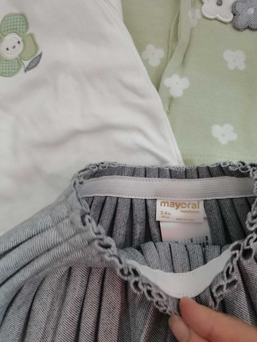Bluzița + body + fustița plisata 2-4 luni Mayoral
