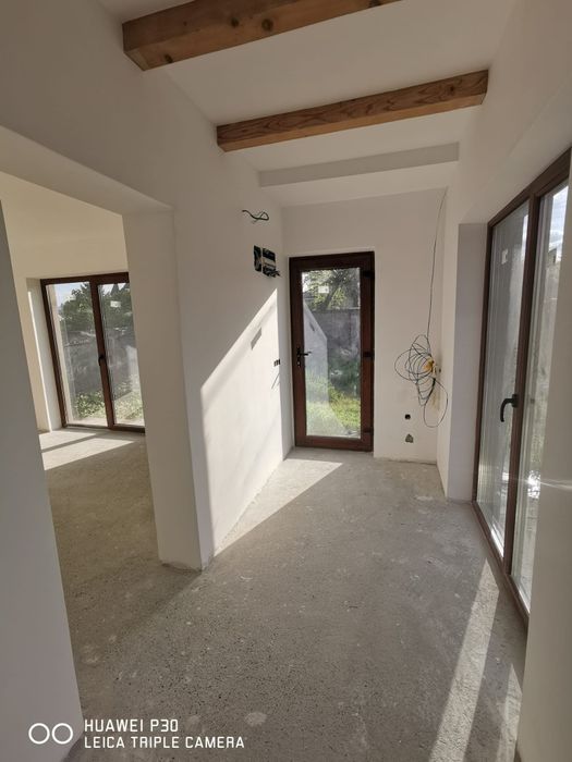 Casa si teren in Onesti/  Constructie noua, 4 camere, 2 bai, mansardă, beci/ Sat catolic (cartier 6 martie)
