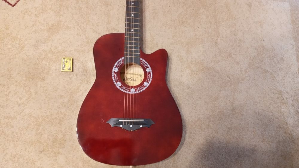 Новая гитара, 6 струн, чехол - бонус.
