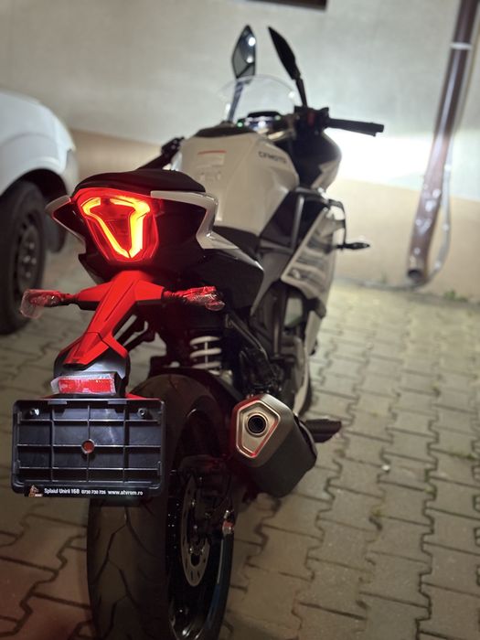 CFMoto 300SR ABS 2025