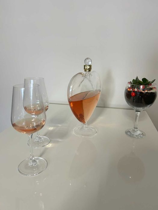 Стъклена бутилка във формата на сърце!