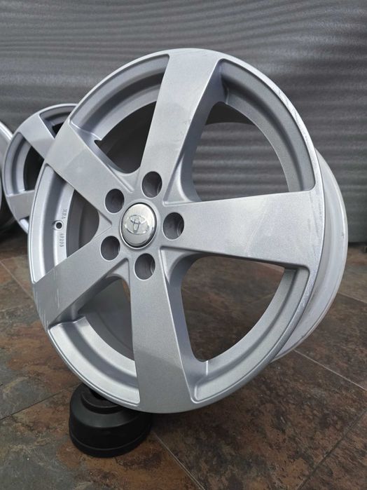 17 цола Toyota Avensis Corolla Verso RAV4 оригинални джанти 5x114,3
