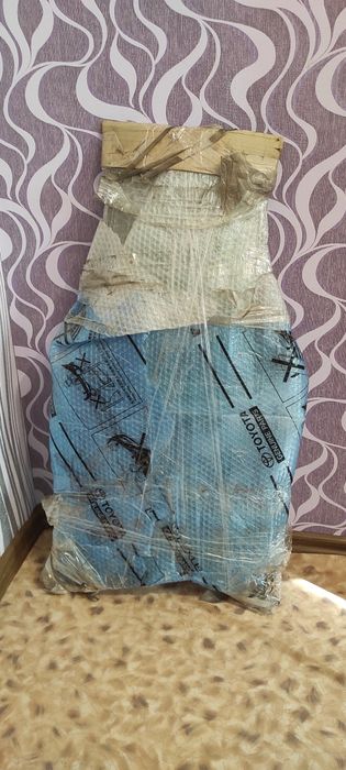 Продам передние стекла