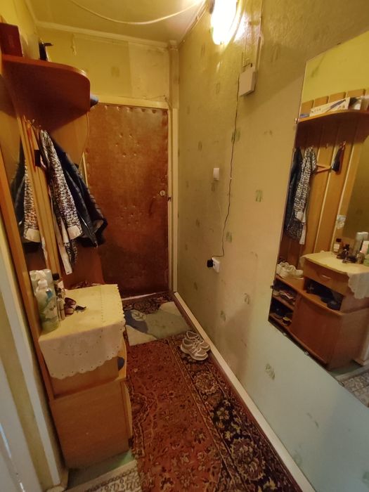 Продается 2-комн (4-10, 2 эт)