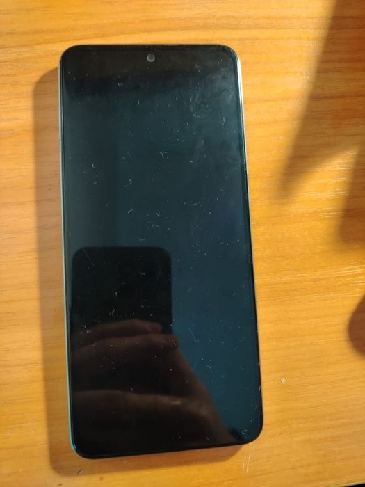 Продам redmi note 12 в нормальном состоянии.
