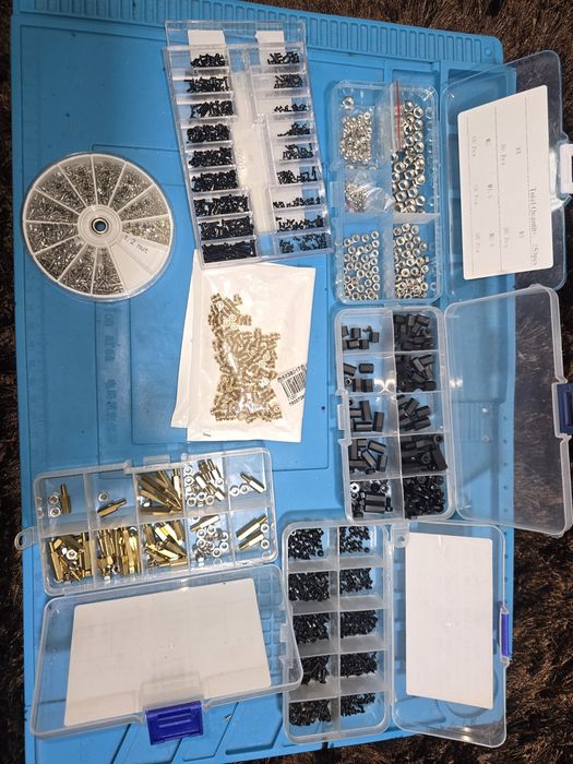 Set de suruburi laptop telefon electronice