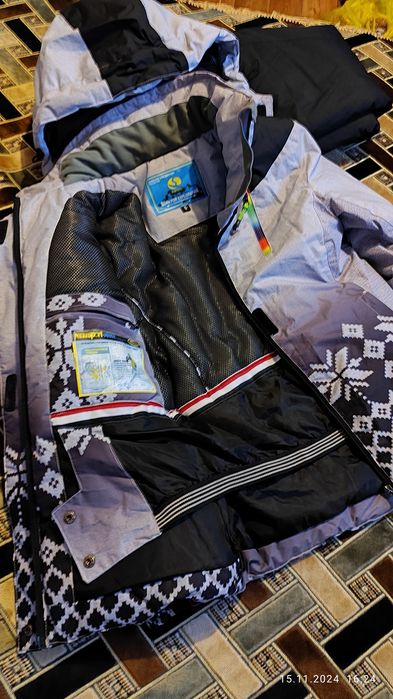 Зимний костюм размер S.