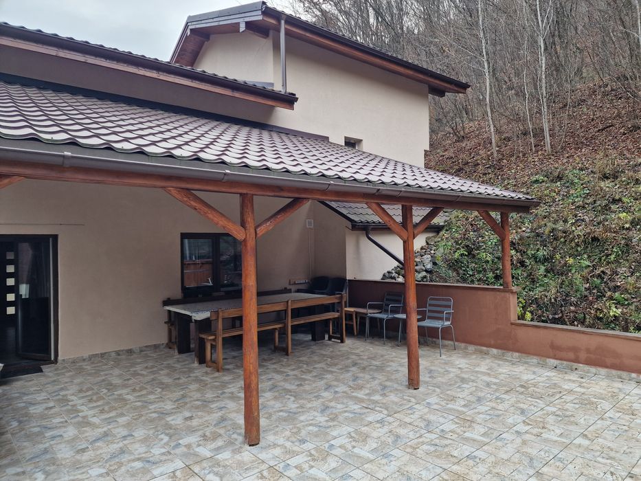 Vand Cabana noua cu ciubar si sauna-certificata Ministerul Turismului