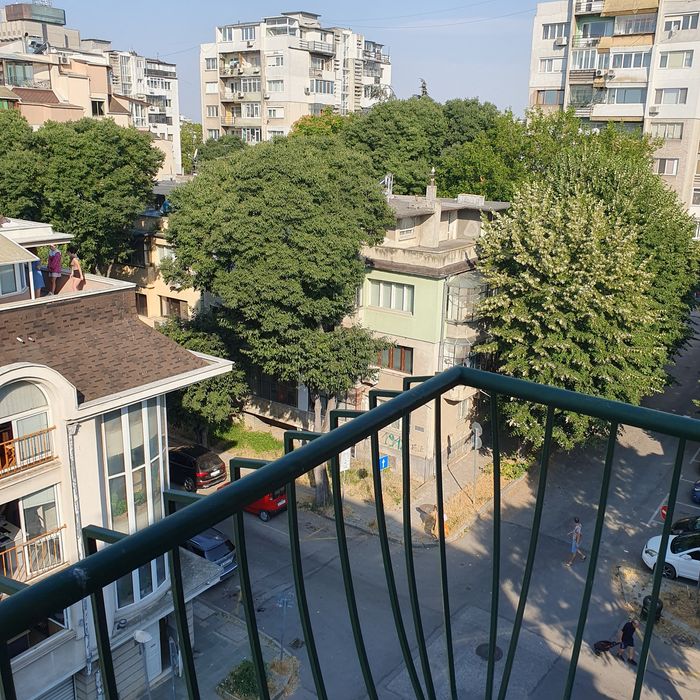 Дава се под наем Многостаен апартамент в Варна, Червен площад - 98 кв.м за 765 € - Снимка #15