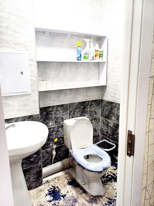 Vasxod 6xona 185kvadrat 2ta vanna 2ta tualet 7ta balkon 2etaj Lift bor