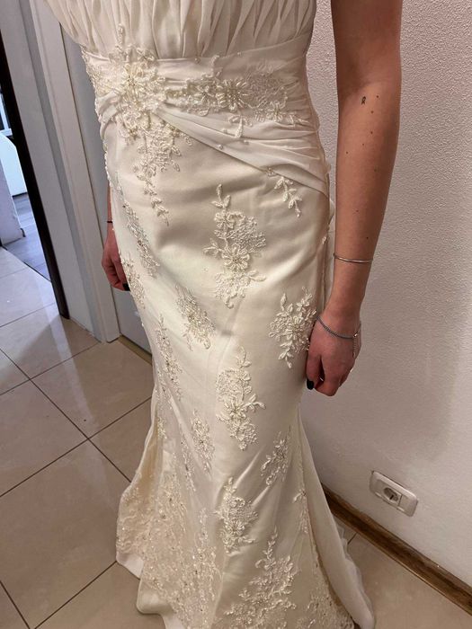 Vând rochie mireasa model deosebit