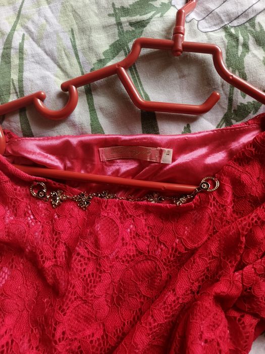 Лёгкое красное платье