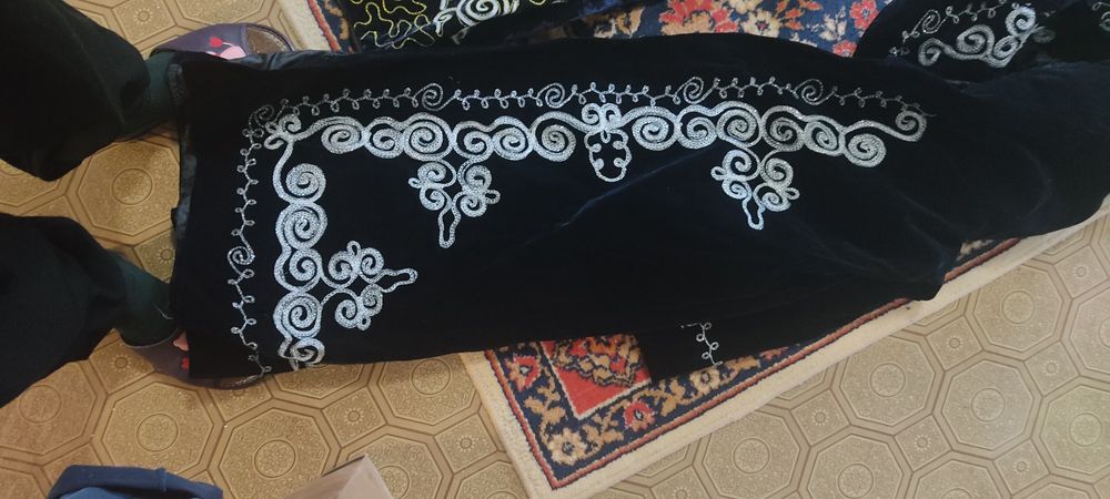 Продам 2 новых чапана