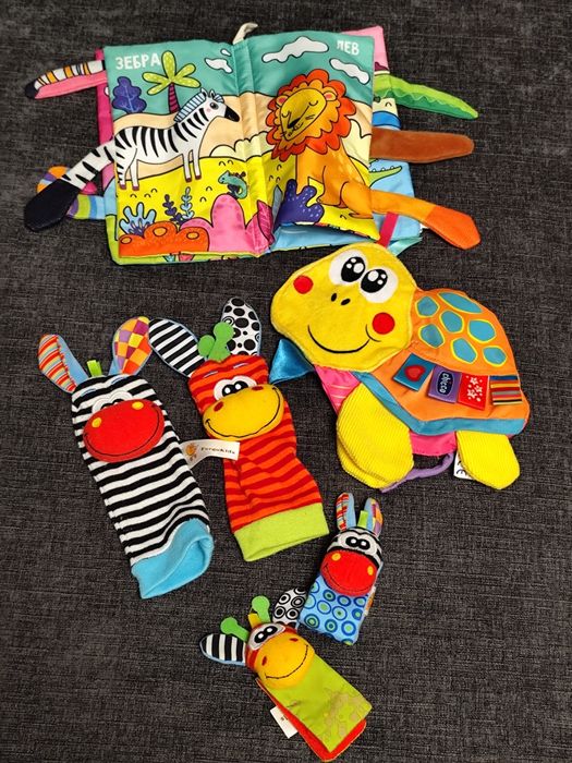 Игрушки разные для малышей от 0+.