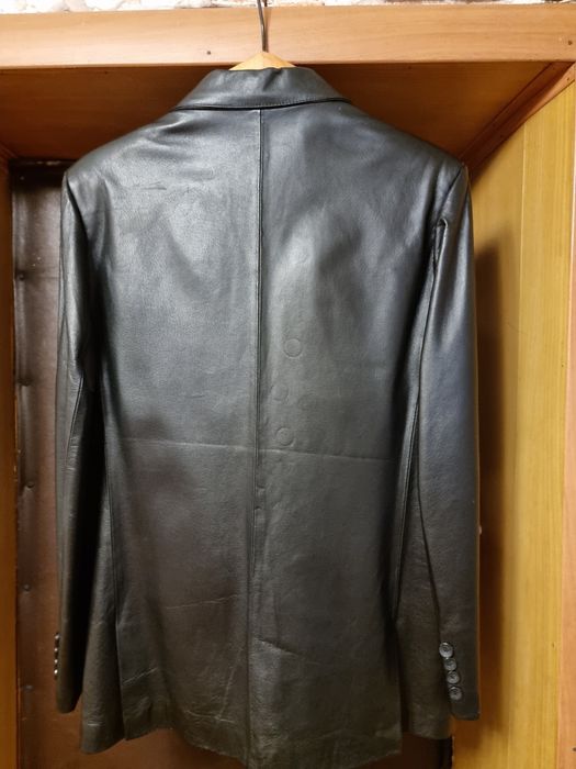 Кожаный пиджак продам.