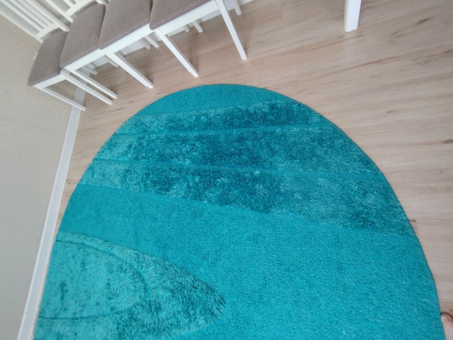 Продам голубой овальный ковер!