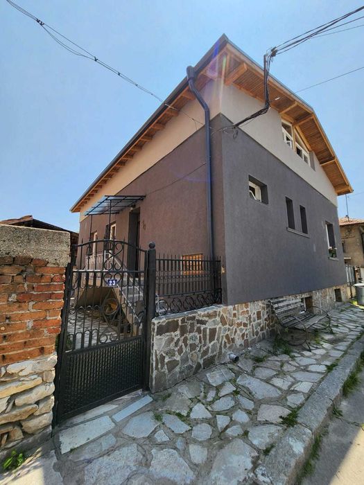 Еднофамилна къща в град Разлог