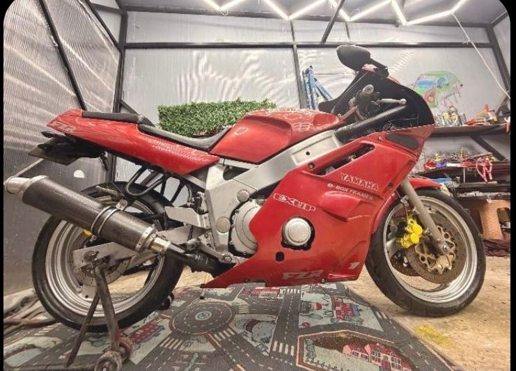Yamaha fzr  600 Genezis