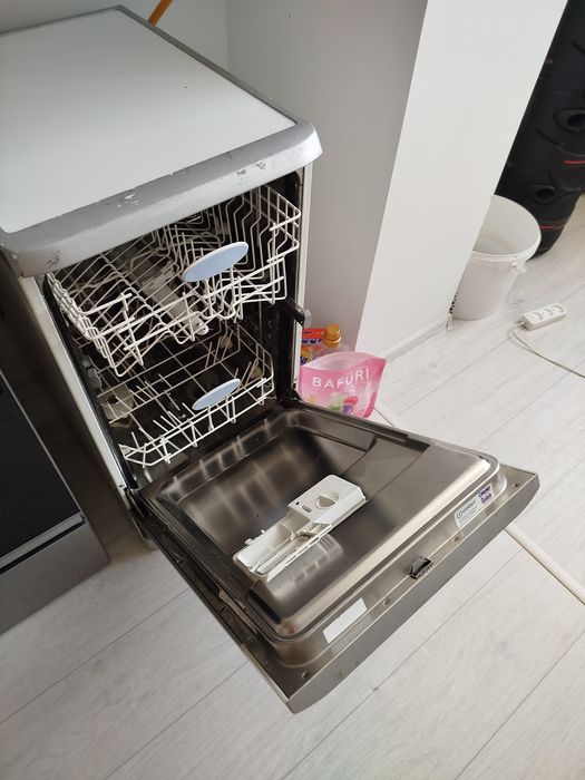 Продам посудомоечная машина indesit