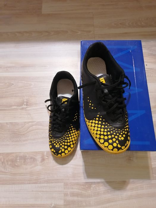 Употребявани без забелешка