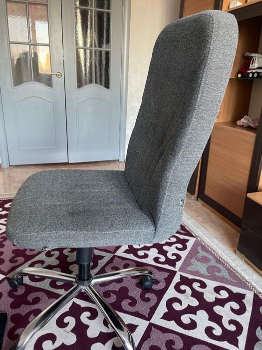 Продаю офисное кресло