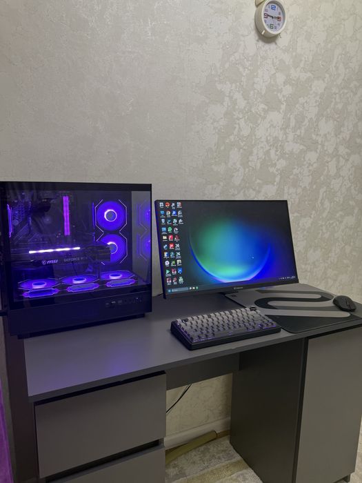 Продам компьютерный стол