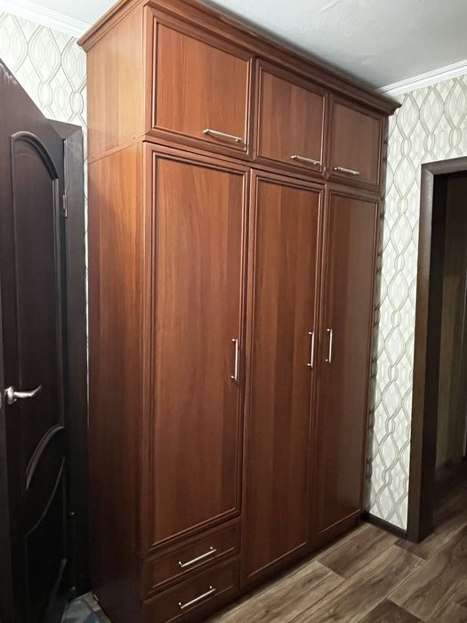 Срочно Продам комплект шкафов для прихожей (б/у)