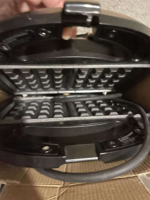 Вафельница электрическая