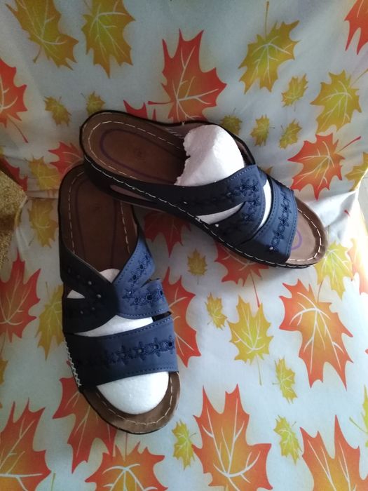 НОВИ Дамски обувки и сандали, чехли