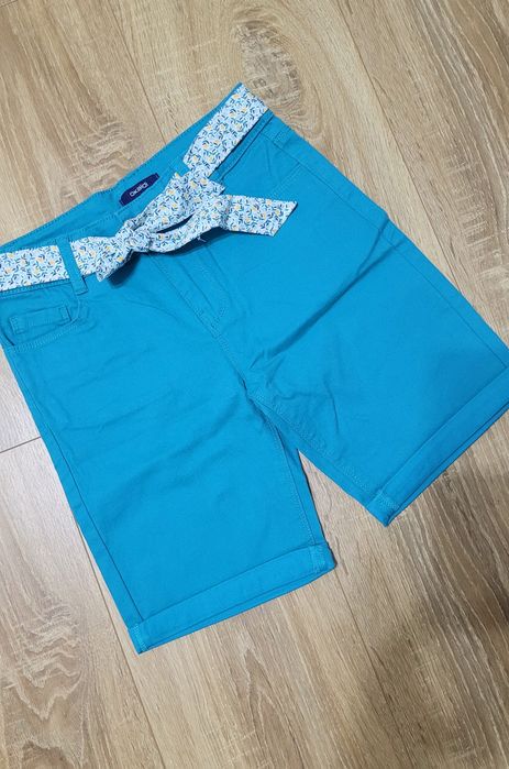 Pantaloni scurti de vara