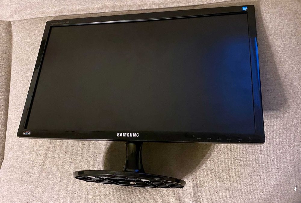 Monitor LED Samsung SyncMaster S22A300B - defect