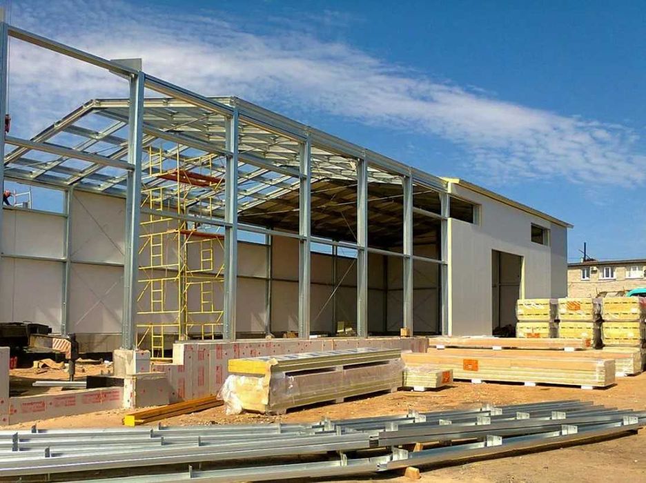 Производственные помещения. Монтаж сэндвич-панелей/металлоконструкции.