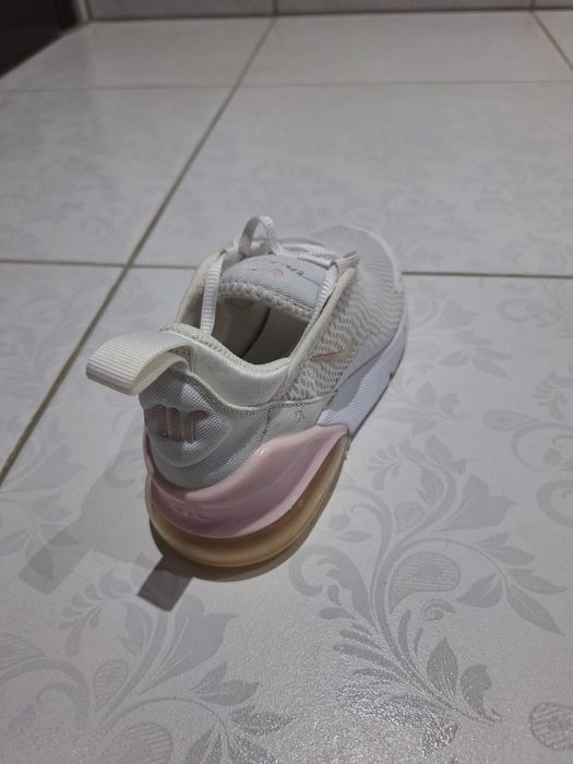 Детски маратонки nike air max 270