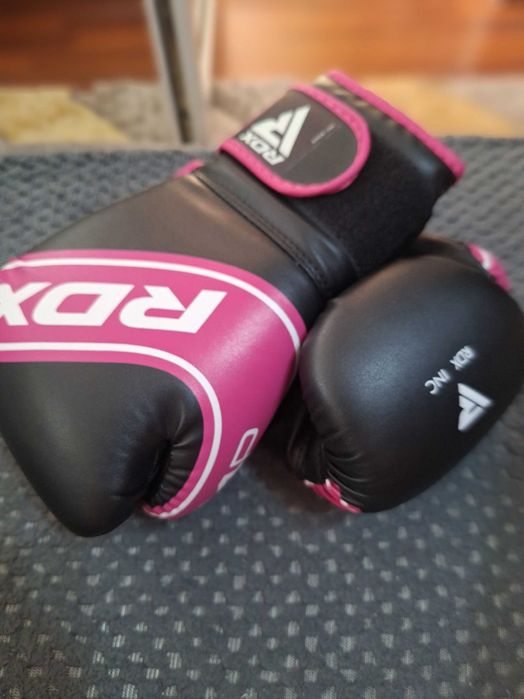 Боксови ръкавици 6-ца + маратонки за  бокс