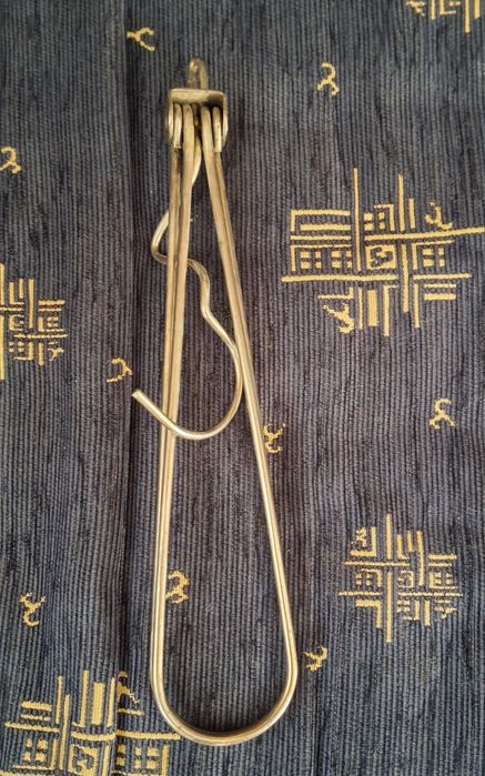 Стари дървени и метални закачалки  16бр.