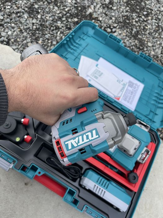 Nivela Laser 360 grade raza verde + autofiletanta Total